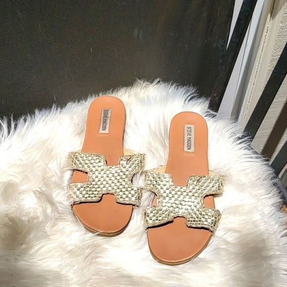 STEVE MADDEN Dariella Snakeskin-Print Slides Gold 9 - Picture 3 of 7